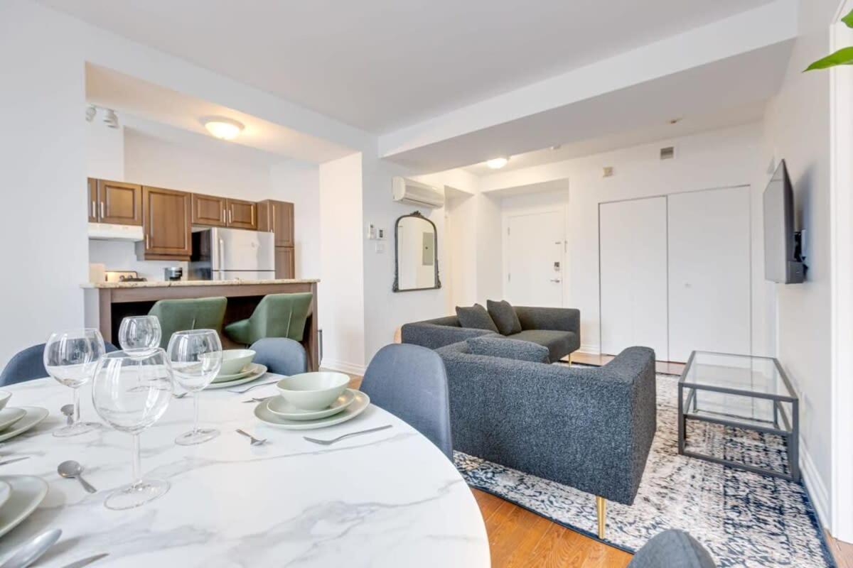 Appartement M11 Gorgeous Bright Corner 2Br In Heart Of Mtl à Montréal Extérieur photo