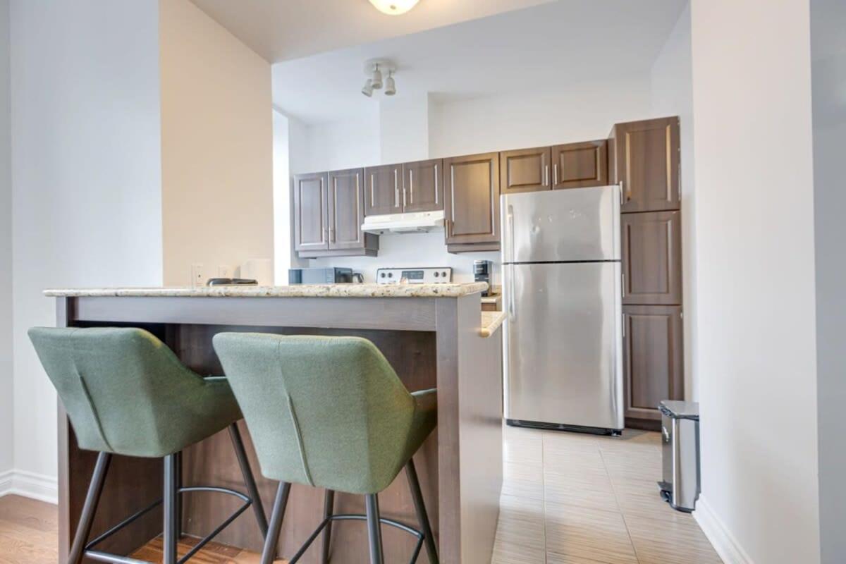 Appartement M11 Gorgeous Bright Corner 2Br In Heart Of Mtl à Montréal Extérieur photo