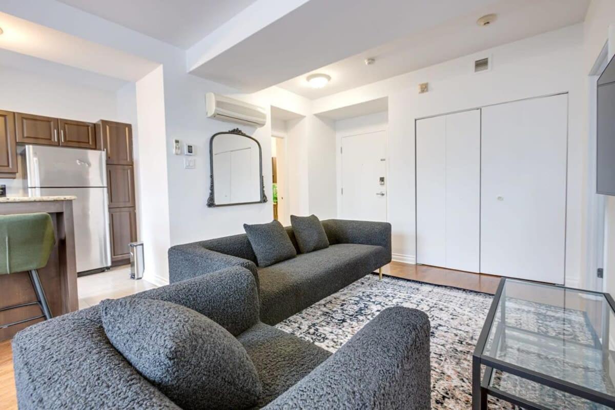 Appartement M11 Gorgeous Bright Corner 2Br In Heart Of Mtl à Montréal Extérieur photo